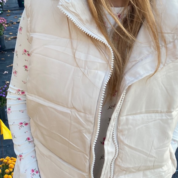 white and pink floral roses ribbed long sleeve top - Picture 9 of 9